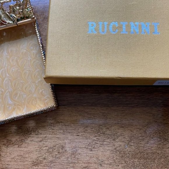 RUCINNI Beautiful Accessorie Gold Plated/Genuine Swarovski Crystals Trinket case - Picture 3 of 3